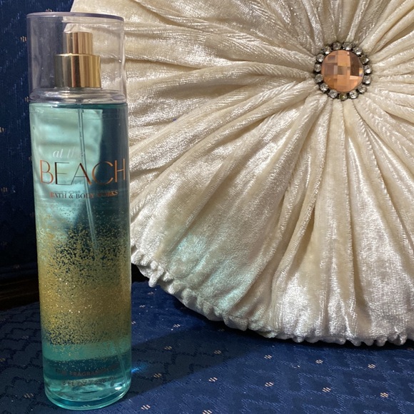 BATH & BODY WORKS SET. . . AT THE BEACH SCENT - Picture 3 of 6